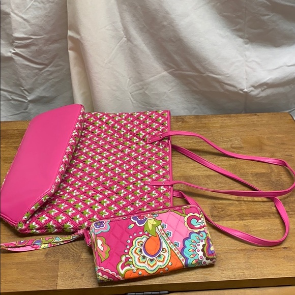 Bundle Vera Bradley tote and wristlet pink swirls - Picture 1 of 7
